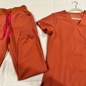 Terra Cotta Figs scrubs. Top S, pants XS